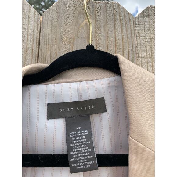 Suzy Shier Womens Suit Jacket Blazer Beige Long Sleeve Small Petite Work - Picture 4 of 7